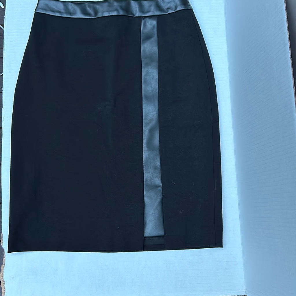 White House Black Market Women’s Black Skirt Size 00